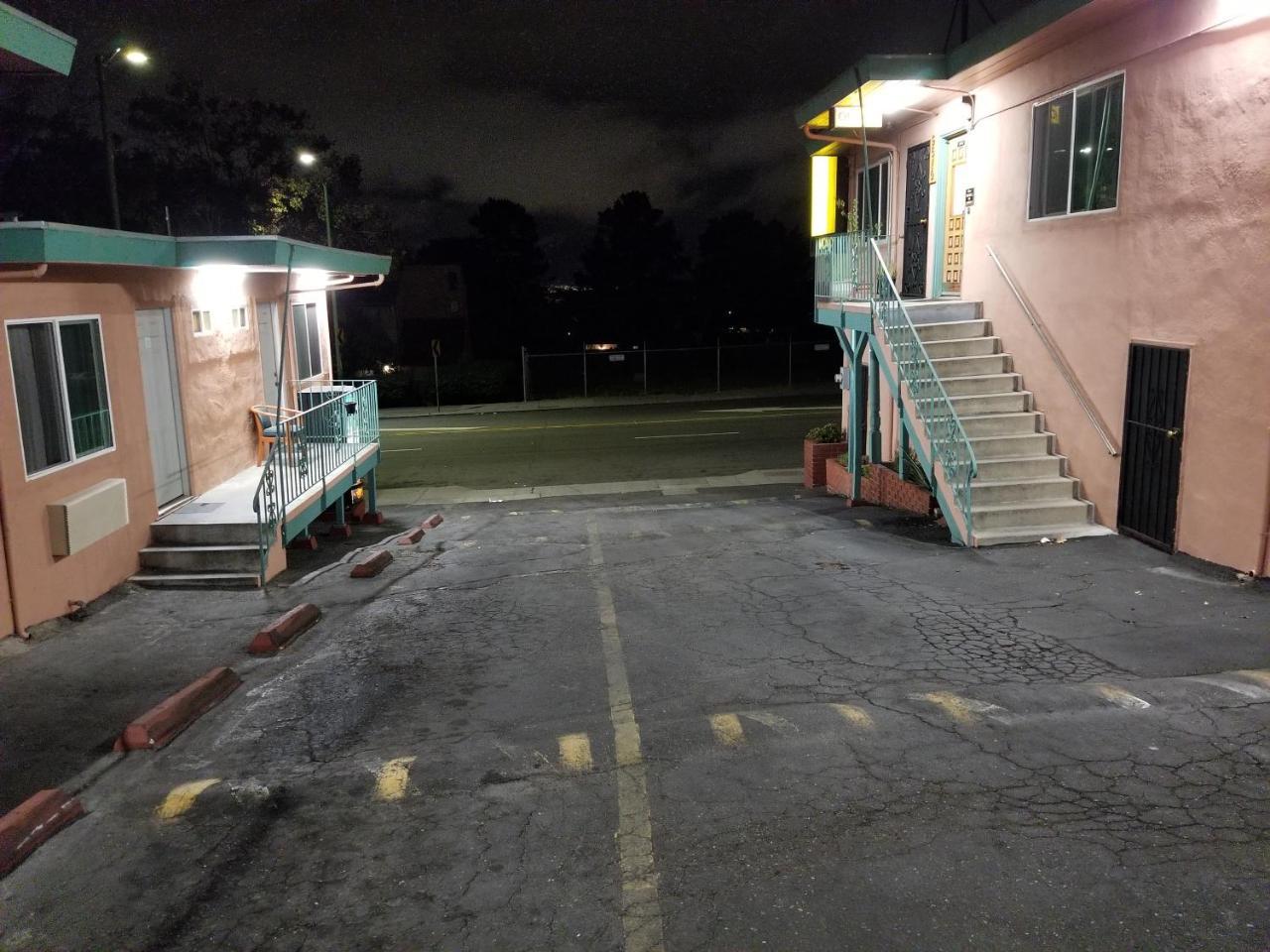 Travis Lodge Motel 16 Oakland Exterior foto